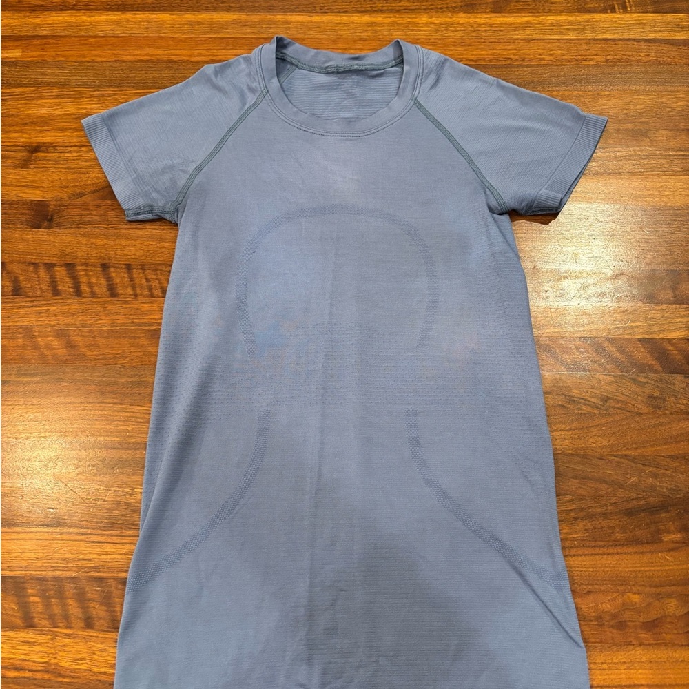 Lululemon swiftly tech t shirt blue/gray size 2
